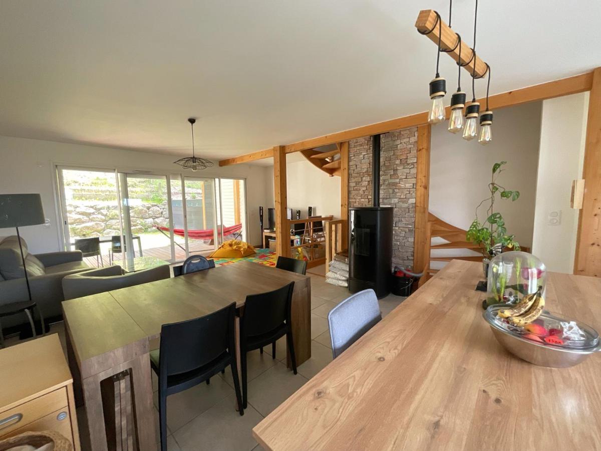 Maison Familiale Vue Lac Avec Jardin - A 10Mn Du Lac Et Stations De Ski Apartment Publier Екстериор снимка